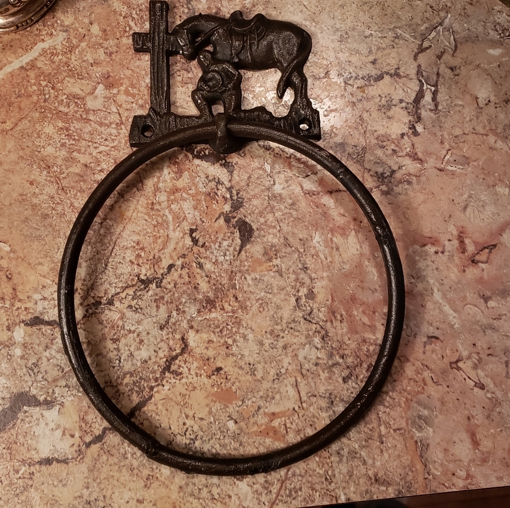 5/$15 Praying cowboy towel rack